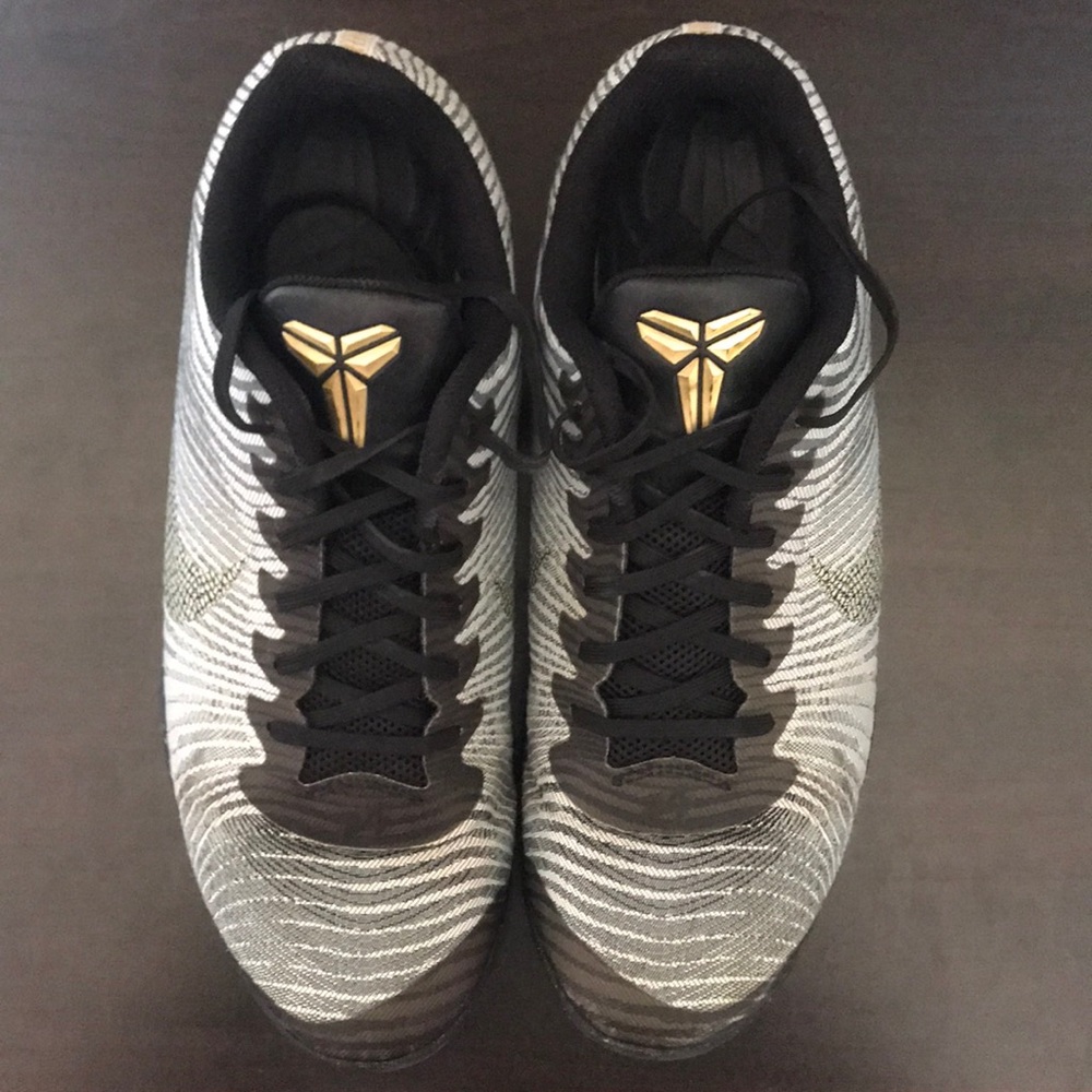 Nike Kobe Mentality II Platinum Gold Shoes